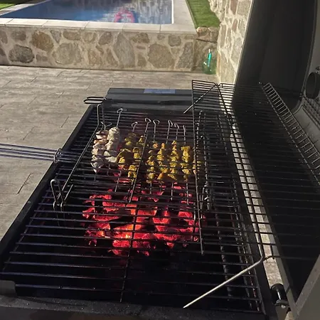 Puerto - Casa Completa Con Espacio Exterior, Estufa, Barbacoa, Piscina Y Zona De Aparcamiento Privada - Ideal Disfrutar En Familia O Grupo De Amigos * Casas del Monte